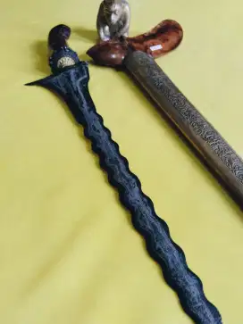 KERIS PUSAKA ANGGAWIRUN LANGKA.