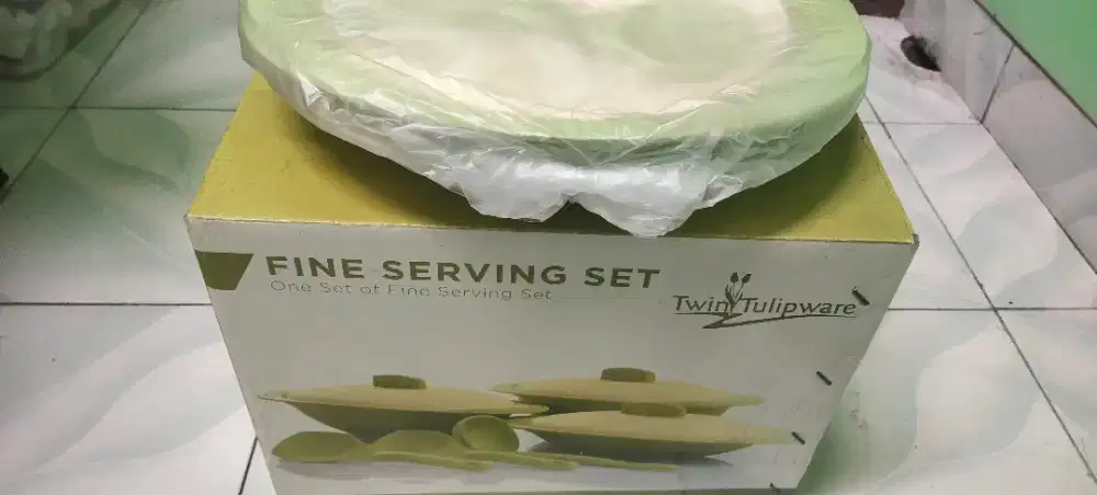 Fine serving set Twin Tulipware