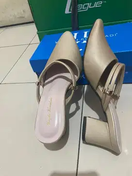 Yongki Komaladi size 38