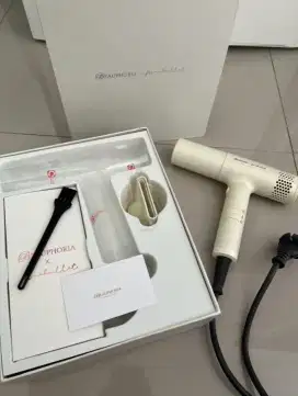 Beauphoria X Mmhuillet BLDC hairdyer with LED