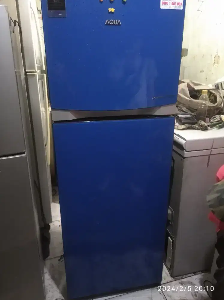Kulkas Aqua warna biru kaca temfret  siap pakai normal no minus