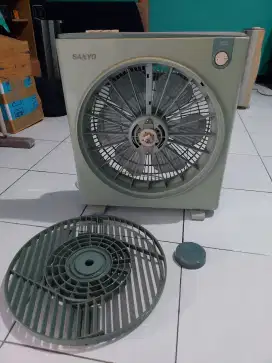 BOX FAN  SANYO  Vintage 16 inc
