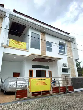 Rumah Baru dan Mewah dekat Jalan Besi Jangkang