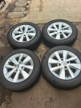 Velg dan ban r15 original livina best for avanza xenia nissan latio