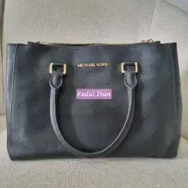 *Sale* original/ authentic MK MichaeLL Korss Sutton Hitam