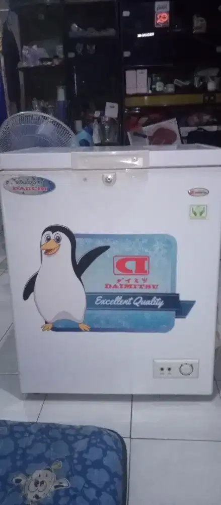 Di jual cepat freezer merk Daichi