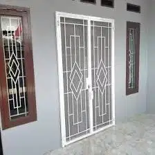 Teralis pintu minimalis 1.3jt perdaun lengkap