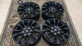 di jual velg pajero facelift full black original