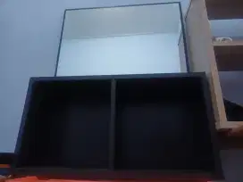 Rak dinding cermin dan penyimpanan serbaguna