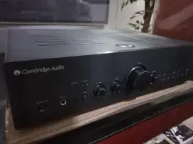 Amplifier Cambridge Azur 650A