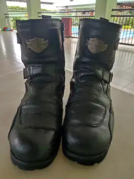 Sepatu motor Harley Davidson