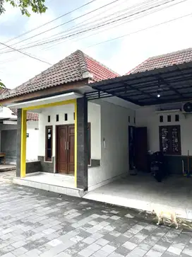 Rumah Strategis dengan Kolam Ikan Cantik di Kotagede