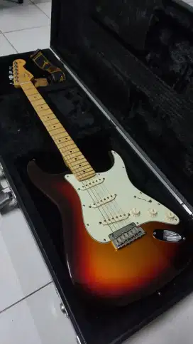 Dijual cepat!! Fender Stratocaster American Deluxe Plus Mn MY3T