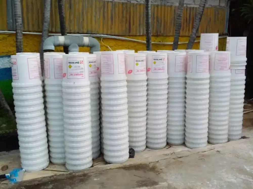 Ember 20 liter Bekas Bersih Lengkap Tutup dan Tali Pegangan Kokoh Kuat