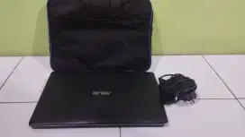 Laptop Asus X550Z