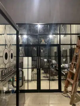 Pintu kaca alumunium