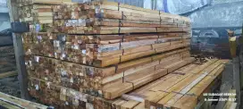 Kayu kaso 5x7x400 proyek