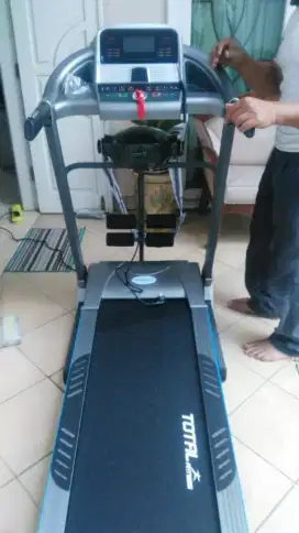 alat fitnes treadmill elektrik TL 270 Incline