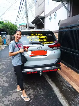 Kursus mengemudi antar jemput