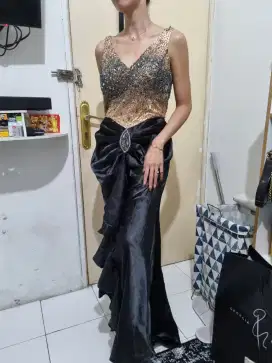 Dress Pesta Mewah Long Dress Pesta Gown Gaun Bertabur Batu Crystal