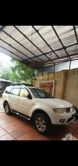 Pajero sport Dakkar 2.5 2012 Putih Matic Diesel mulus terawat Cash