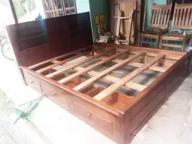 Dipan kayu jati