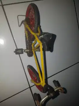 Miniatur roadbike keren berantai