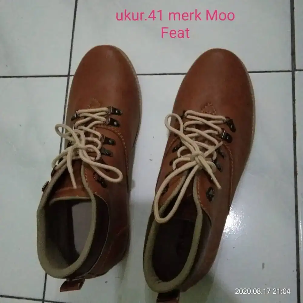 Sepatu Pria Moo Feat