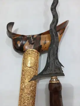 Keris Sepuh Parungsari Senopaten