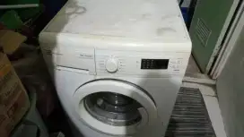 Di jual cepat Mesin cuci merk Electrolux bukaan dpn