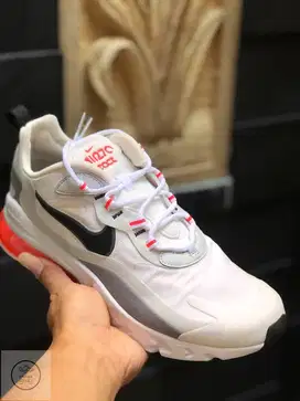 Nike Air Max 270 React Whitr Flash Crimson BNIB