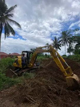 Excavator yanmar B50 PC 50 dan Ecavator Hitachi UR EX 75 PC 75