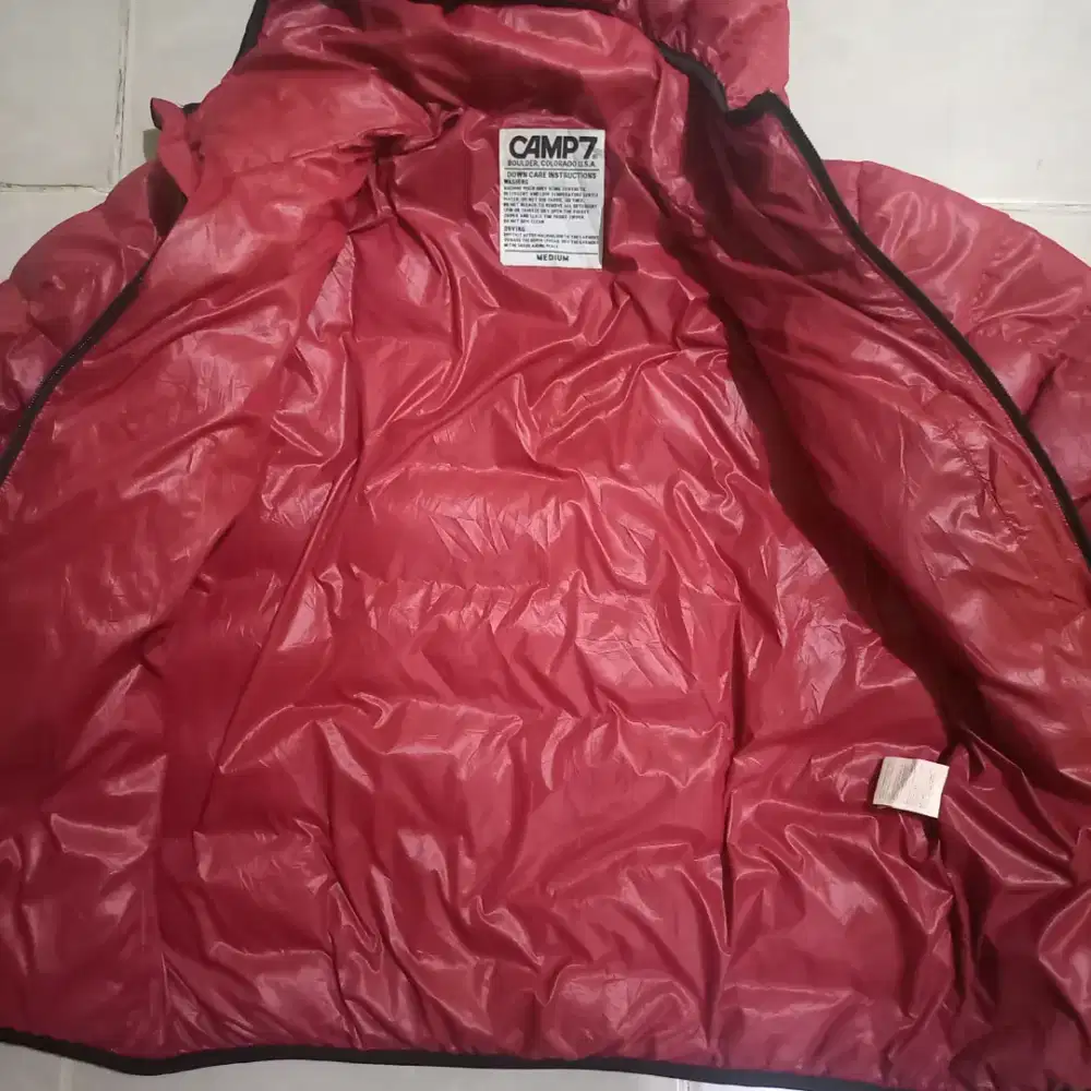 Jaket ultra light bulu angsa CAMP7 berhodie