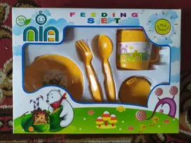 Perlangkapan Makan Bayi Nia - Piring, Gelas, Sendok, Garpu Makan Bayi