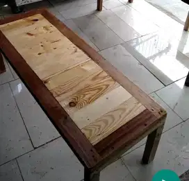 Kursi kayu santai