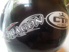 Helm CTR DRAGON masih bagus