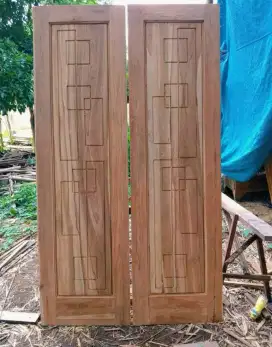 Kusen dan pintu jati,