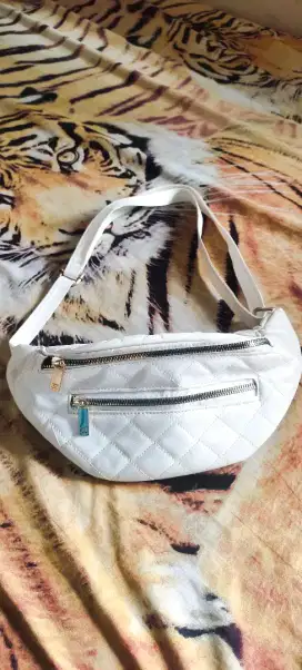 Dijual tas pinggang wanita