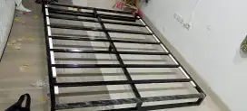 Ranjang besi/stand kasur/divan besi