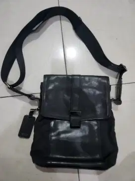 Tumi Tech Icon Messenger Sling Bag