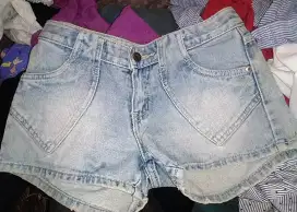 Celana jeans pendek cewek size 26