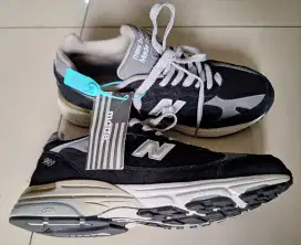 NB 993 Black White Size 44/ 28 Cm