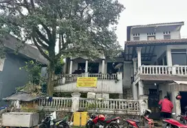 Dijual cepat rumah lokasi strategis