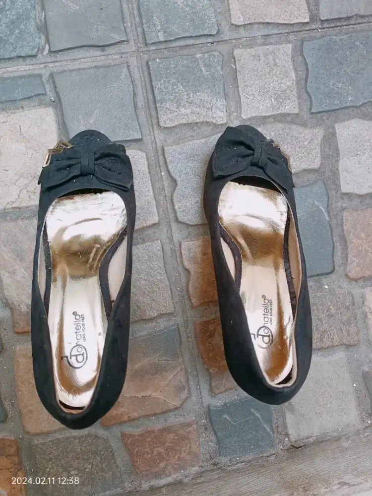 Sepatu higheel donatelo