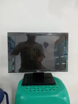 LCD MONITOR SECOND MERK DELL 17 INCH wide