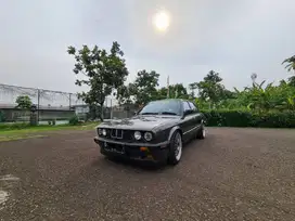 DIJUAL BMW 318i 1991 E30 MINT CONDITION KOLEKSI PRIBADI