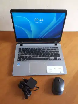 Laptop Asus Intel Celeron N4000 1,1Ghz 4Gb,Hdd 1 T ,kabel power,mouse
