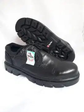 Sepatu safety kulit asli boyken kr02 38-46