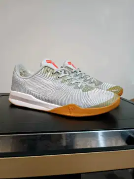 Nike KB Mentality 2 Wolf Grey Size 44.5 insole 28.5