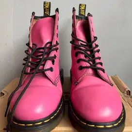 Dr. Martens 8 eyes yellow